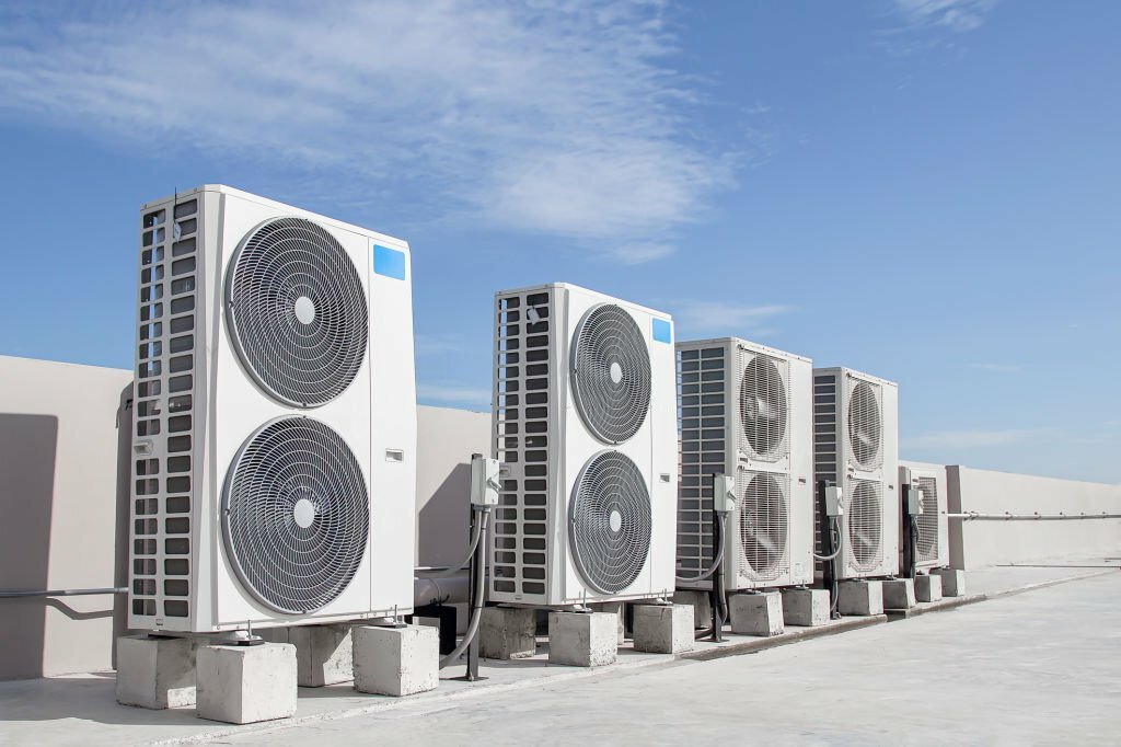 Choosing the Right Contractor: Selecting Experts for Your Commercial AC Needs